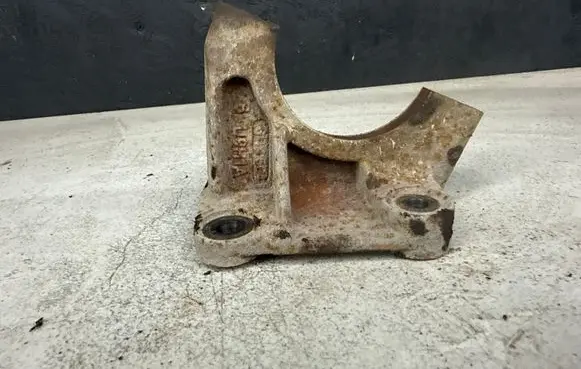 Volvo S80 Driveshaft support bearing bracket 9143465