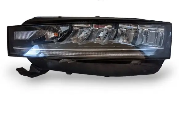 Skoda Octavia Mk4 Headlight/headlamp 5E4941015 LE18A6418 03011823100