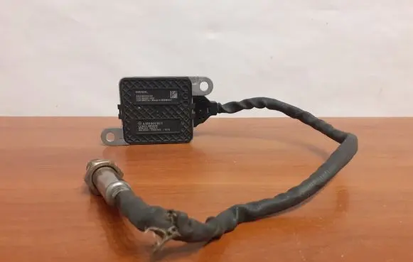 Mercedes-Benz Vito Viano W447 Lambda probe sensor 8829 A0009058011