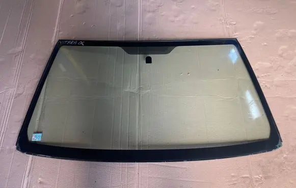 Suzuki Grand Vitara II Front windscreen/windshield window 43R006261 A001684