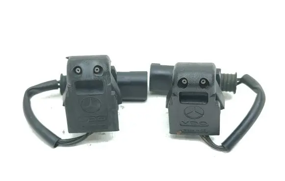 Mercedes-Benz C W203 Windshield washer spray nozzle 
