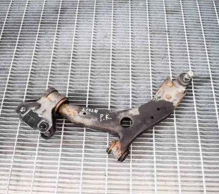 Volvo V40 Front lower control arm/wishbone AV613A262DA