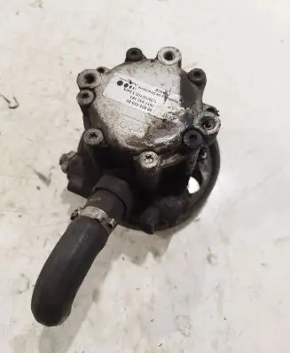 Peugeot Partner Power steering pump 9685555580