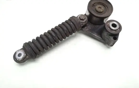 Suzuki Grand Vitara II Generator/alternator belt tensioner