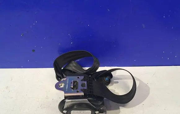 Volvo V60 Rear seatbelt 39828779