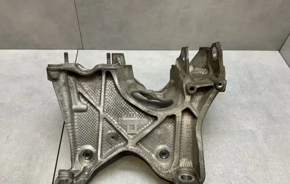 Audi A4 S4 B9 Engine mounting bracket 8W0399296E