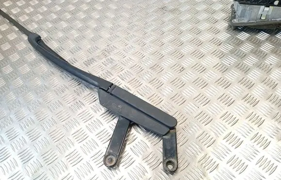 Volkswagen Touareg I Front wiper blade arm 7L0955408C
