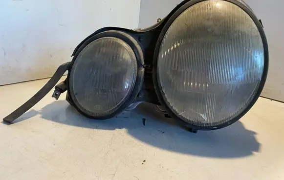 Mercedes-Benz E W210 Headlight/headlamp