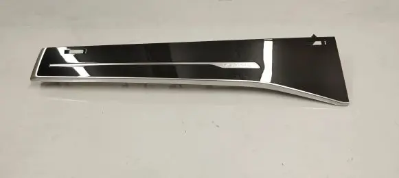 Audi Q7 4M Dashboard glove box trim 4m8857720h 4m8857720