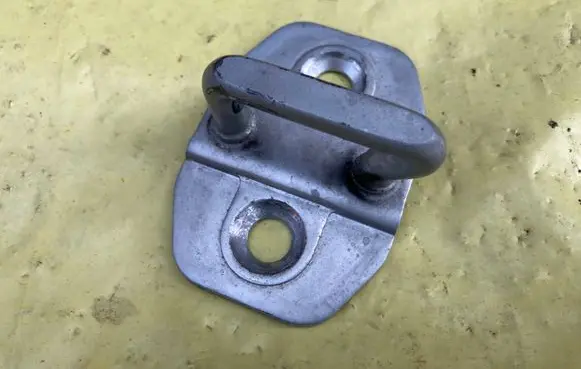 Mercedes-Benz C W204 Front door lock loop/hook striker 11000049B