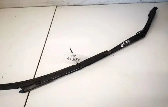Nissan Qashqai Front wiper blade arm