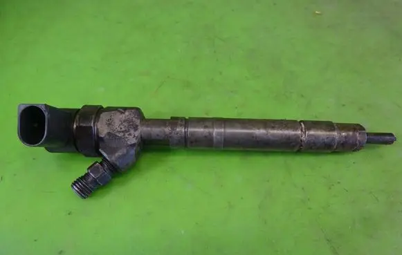 Mercedes-Benz A W168 Fuel injector 0445110104 A6280700487