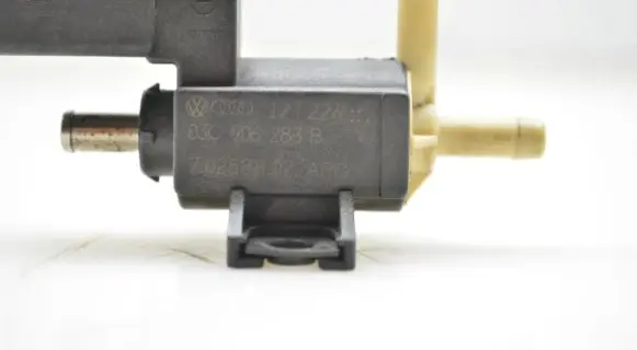 Volkswagen Golf VI Turbo solenoid valve 03C906283B