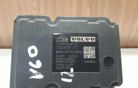 Volvo V70 ABS Pump 31329137 10021205434