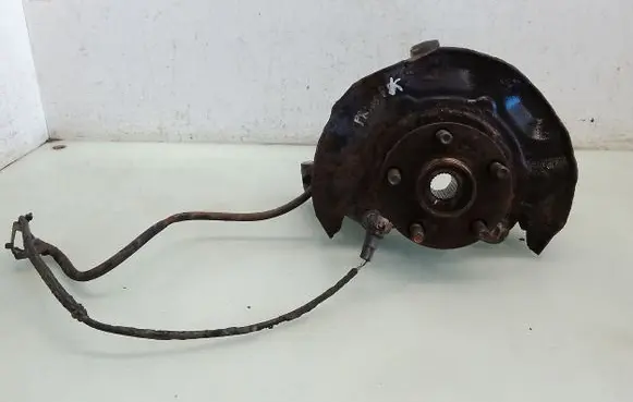 Toyota Prius (NHW20) Front wheel hub