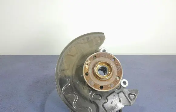 Skoda Superb B5 (3U) Front wheel hub spindle knuckle 5Q0407258C