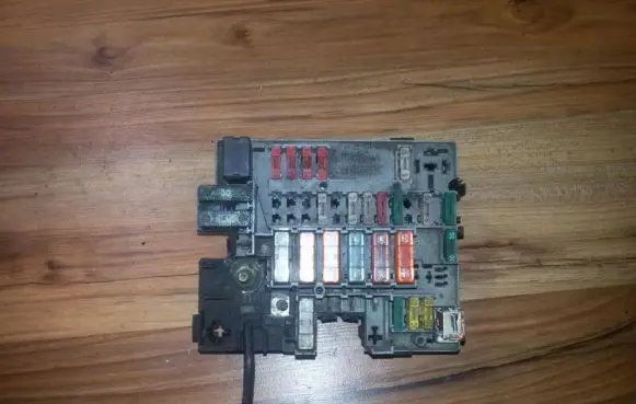 Peugeot 206 Fuse box set psa9628024480