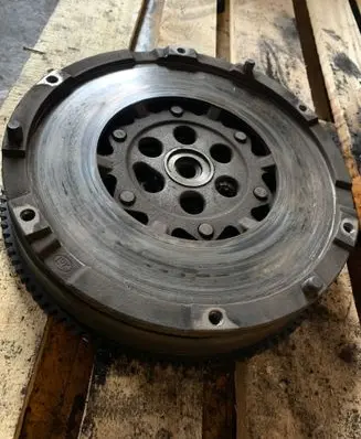 BMW 5 E60 E61 Flywheel 7556565