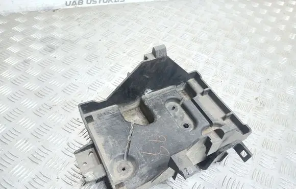 Mazda CX-7 Battery tray 