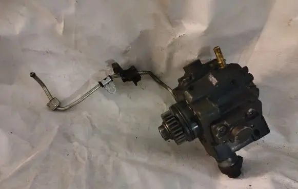 Renault Trafic II (X83) Fuel injection high pressure pump 8200912103