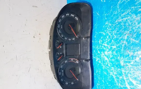 Skoda Superb B5 (3U) Speedometer (instrument cluster) 3u0920810c