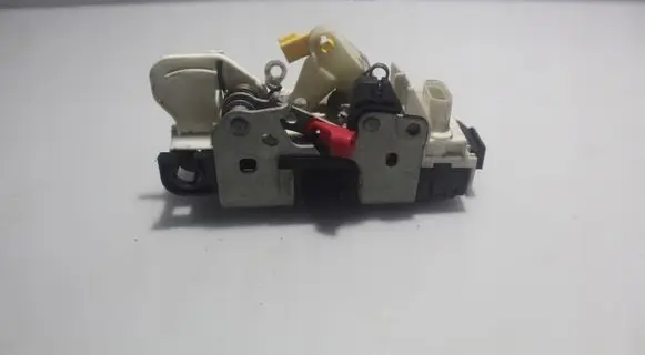 Dodge Caliber Front door lock