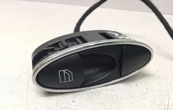 Mercedes-Benz CLS C219 Electric window control switch A2118219958