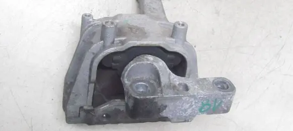 Engine mount bracket