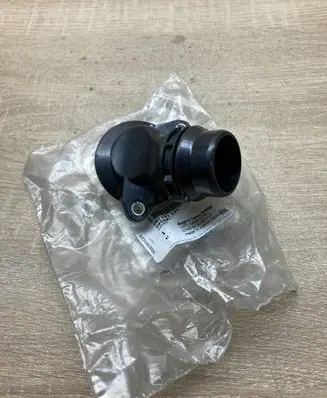 Volkswagen Tiguan Thermostat housing 06J121121