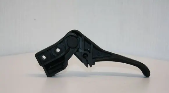 Volkswagen PASSAT B5.5 Engine bonnet (hood) release handle 3B1823533