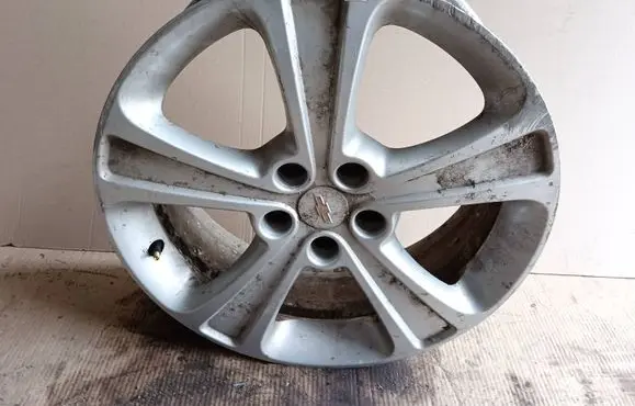 Chevrolet Captiva R19 alloy rim 9598315
