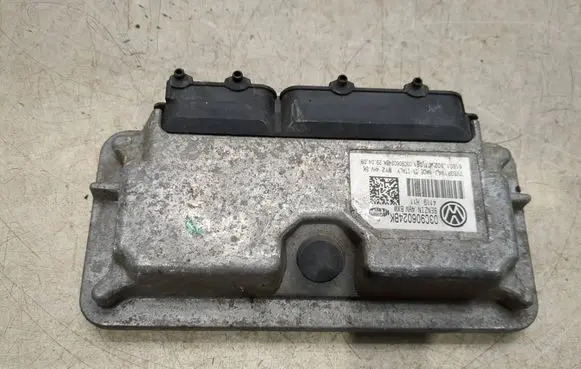 Volkswagen Polo V 6R Engine control unit/module 03C906024BK 6160150207