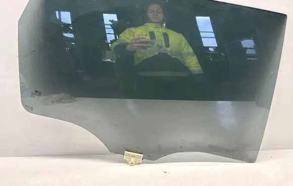 Hyundai Santa Fe Rear door window glass
