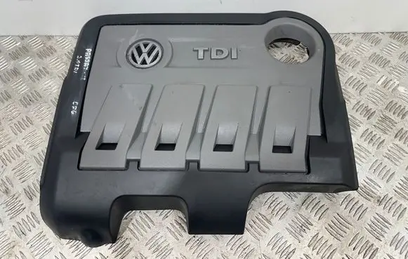 Volkswagen PASSAT B7 Engine cover (trim) 03L103925
