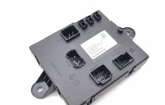 Peugeot 3008 III Central body control module 9862848080