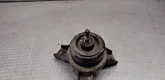Engine mount bracket