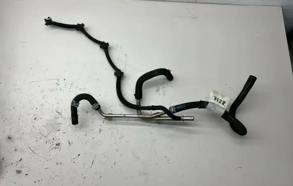 Volkswagen PASSAT B8 Fuel return line/hose 5Q0130307L 04L201360