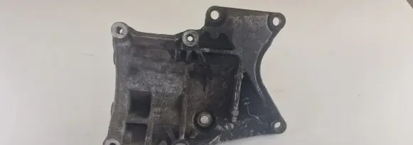 Mitsubishi L200 A/C compressor mount bracket MN123630