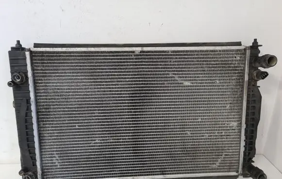 Audi A4 S4 B7 8E 8H Coolant radiator