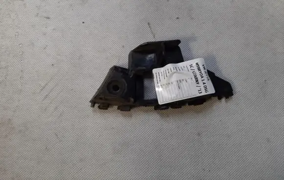 Front bumper mounting bracket