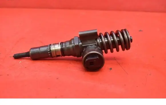 Skoda Octavia Mk2 (1Z) Fuel injector 03G130073G
