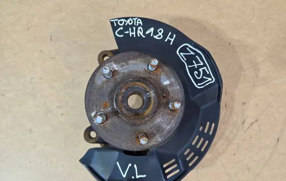 Toyota C-HR I Front wheel hub spindle knuckle Z71