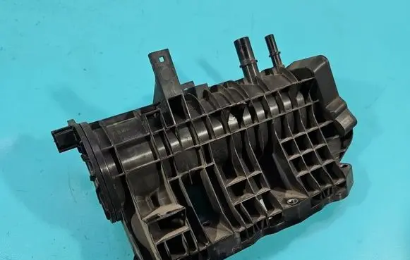 Ford Focus Intake manifold H6BG9424CA IMPRK1586250