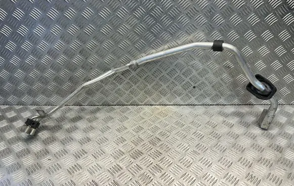Audi A4 S4 B9 Air conditioning (A/C) pipe/hose 8W0816738