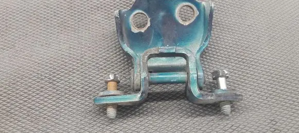 Volvo S40, V40 Front door lower hinge 