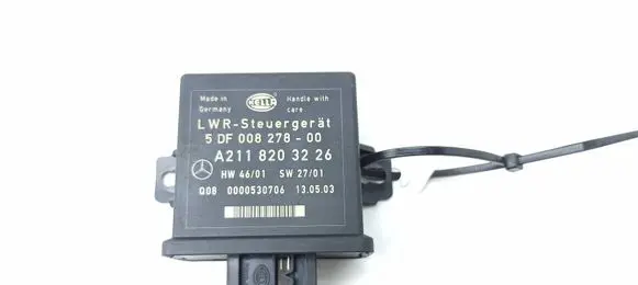 Mercedes-Benz E W211 Light module LCM A2118203226 00827800