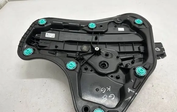 Volkswagen Golf VIII Rear window lifting mechanism without motor 5H0839401E