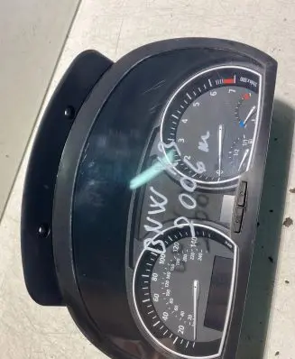 BMW X3 E83 Speedometer (instrument cluster) 102465021 25811510 341312901