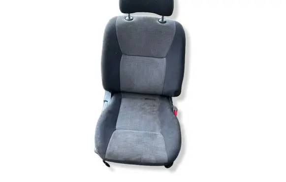 Nissan Navara D22 Front passenger seat 