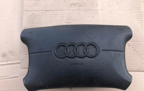Audi A6 S6 C4 4A Steering wheel airbag